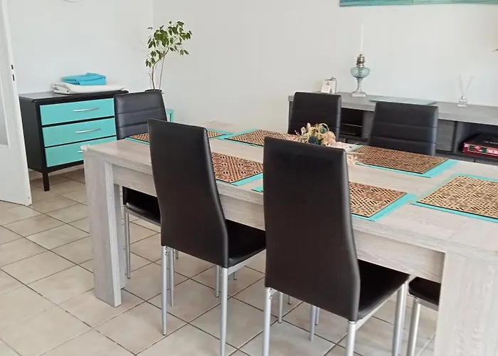 Holiday home Maison Sur Les Hauteurs De