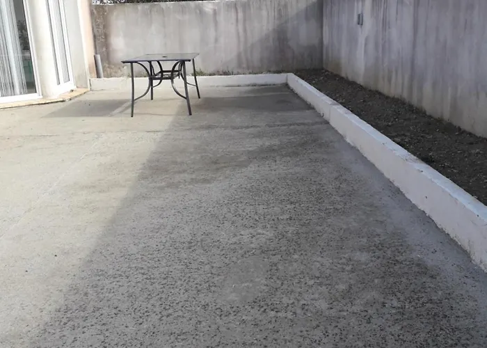 Holiday home Maison Sur Les Hauteurs De